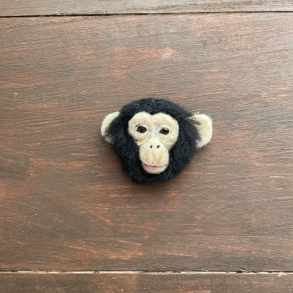 チンパンジーの子供の顔ブローチ 1枚目の画像