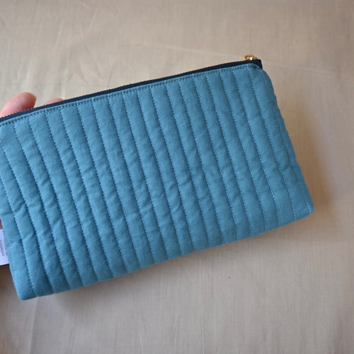 ふわもこキルティングポーチ（ブルー） インド綿キルティング、インド