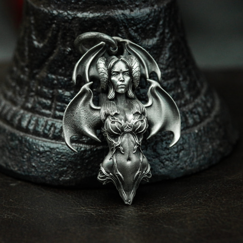 サタンの使い魔、悪魔のバンシー925シルバーペンダントネックレス 