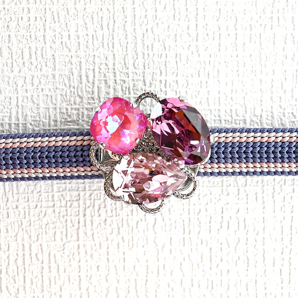 シンプルなクリスタルの帯留め　ピンクB　ピンク色　キラキラ　小さい　ミニ 1枚目の画像