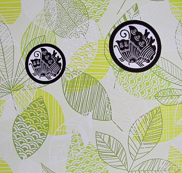 光之樹《綠葉的影子圖/森林裡的萬物=圓圈裡飛舞的蝴蝶》平安夢之光LED，柏木框架，紙板粘貼，輕便/05-02 第2張的照片