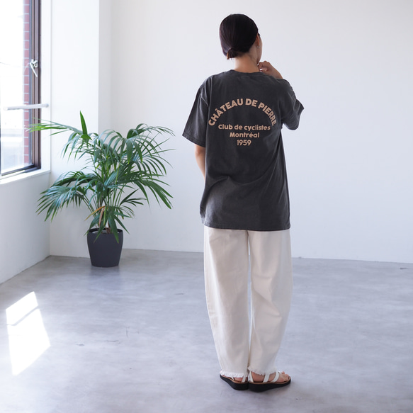 【ユニセックス】くすみカラーロゴTシャツ ブラック(半袖) 8枚目の画像