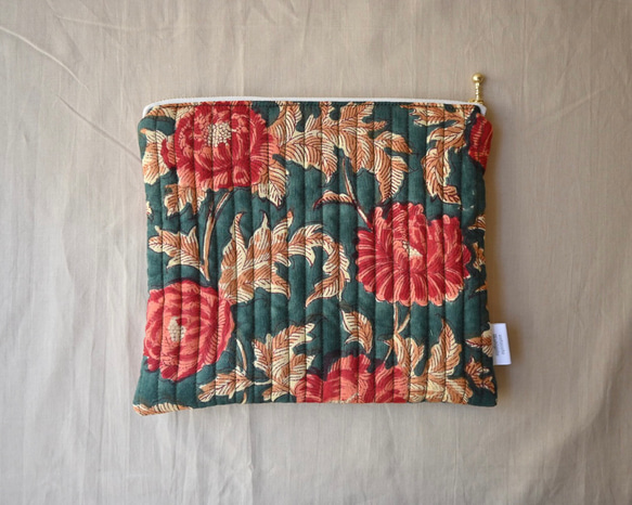 ふわもこキルティングポーチ（グリーンと花） フラットポーチ