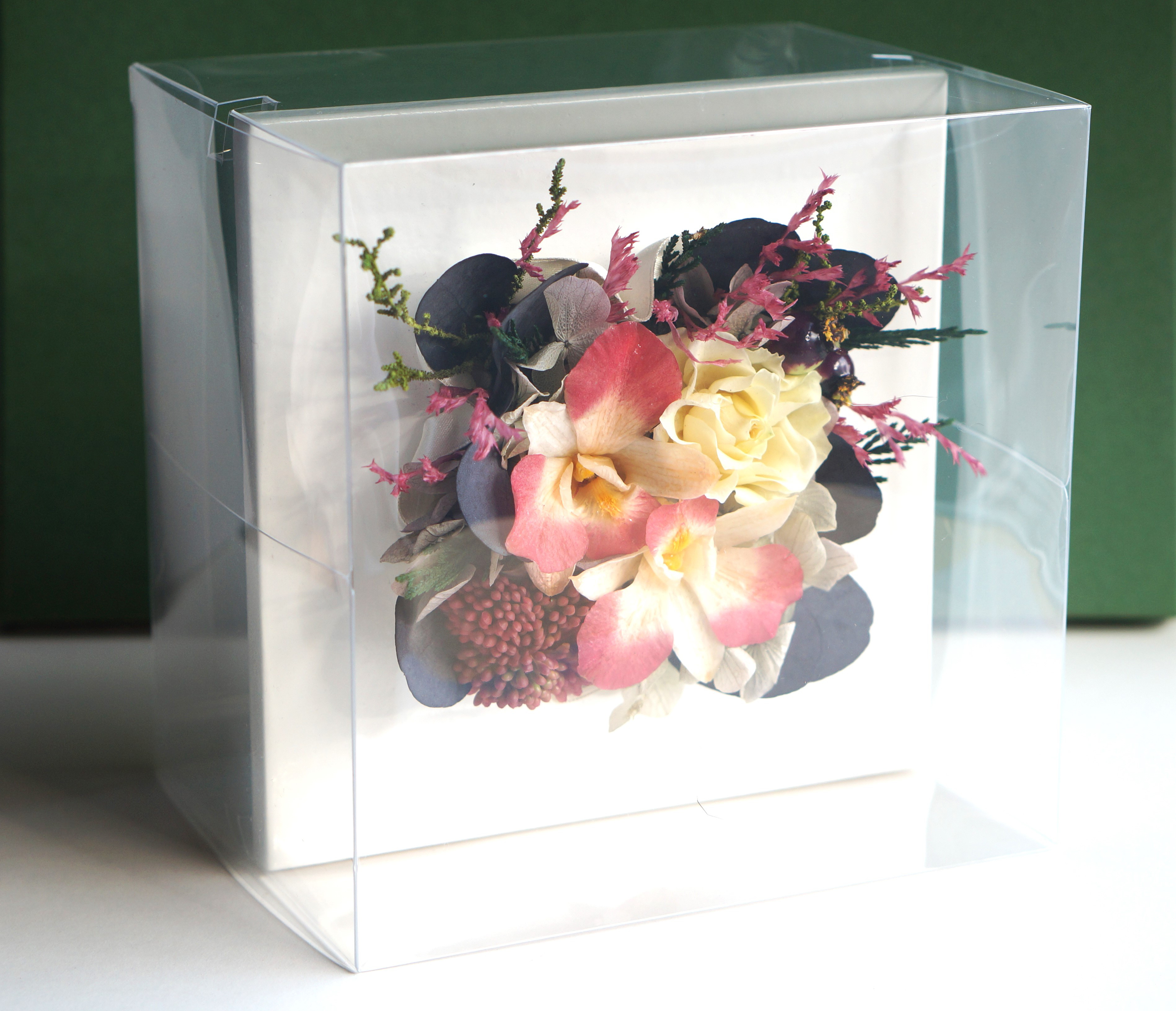 プリザーブドフラワー額アレンジ　・記念日・退職祝い・壁掛け