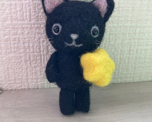 ✿羊毛フェルト✿くろねこ✿種を植えました✿ 羊毛フェルト #woolart #ハンドクラフト #ねこ #黒ねこ またまた、黒猫