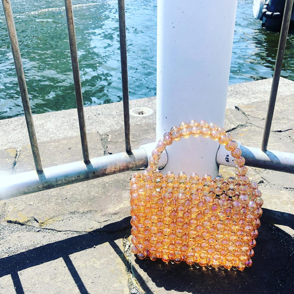 ビーズバッグ【mermaid】: golden brown（AB加工）ハンドバッグ　うす茶色　大玉ビーズ　オーロラ加工 3枚目の画像
