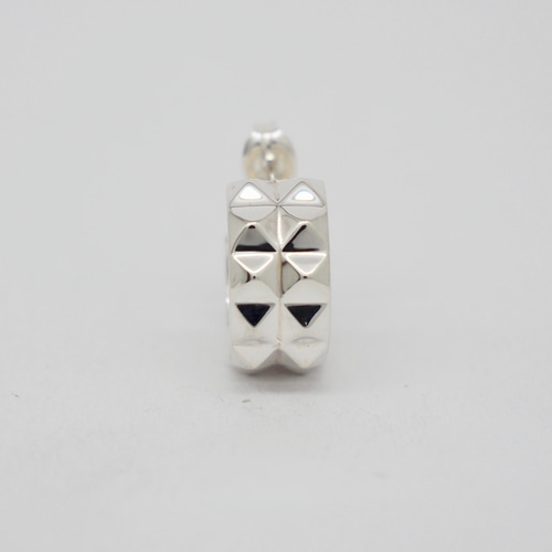 スタッズフープピアス 1個（片方）／ studz hoop earring