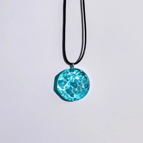 ハンドメイド 海の波 ネックレス ペンダント 手作り 鯨 レジンアート