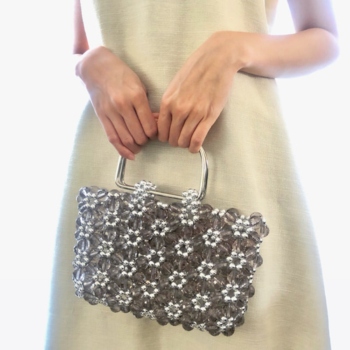 お花のビーズバッグ【FLORA＊crystal】: gray×silver ハンドバッグ