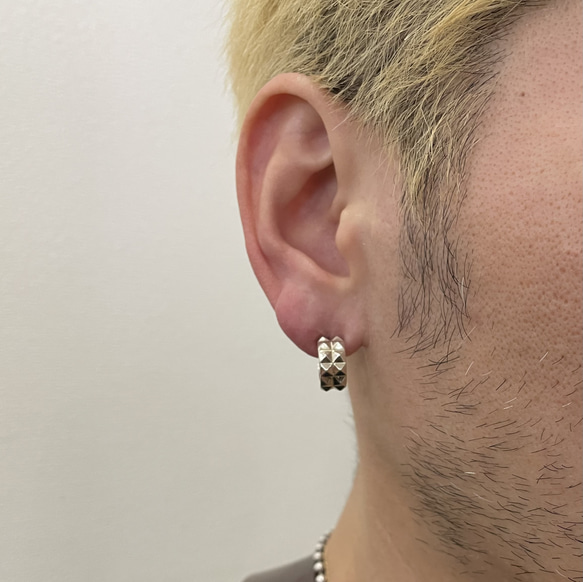 真鍮スタッズフープピアス 2個（ペア）／ studz hoop earrings 1pair BRASS 6枚目の画像