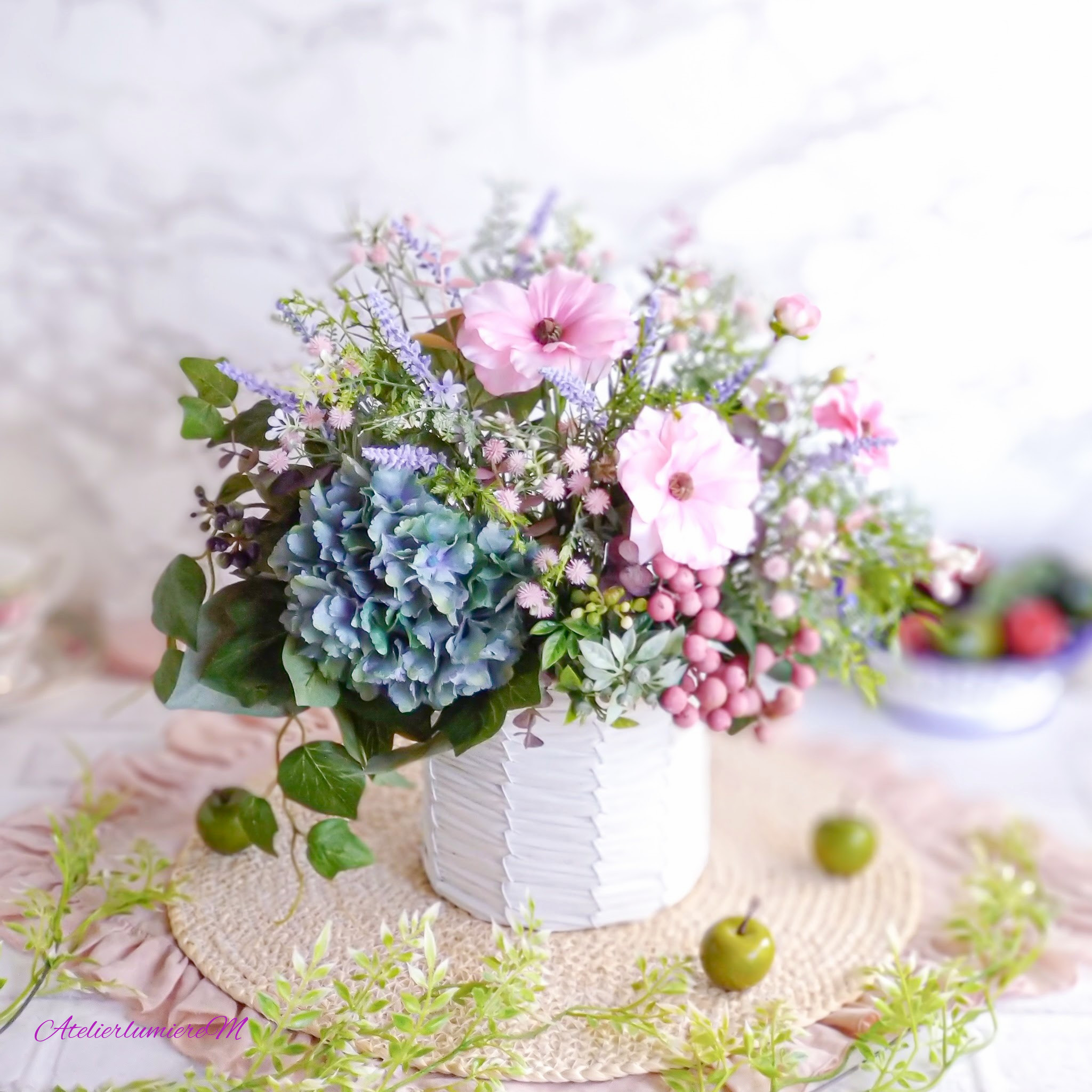 【おすすめ】ブルー紫陽花とラナンキュラスの爽やかで清々しいバスケットアレンジ♡紫陽花の美しさ♡生花のような美しさ♡