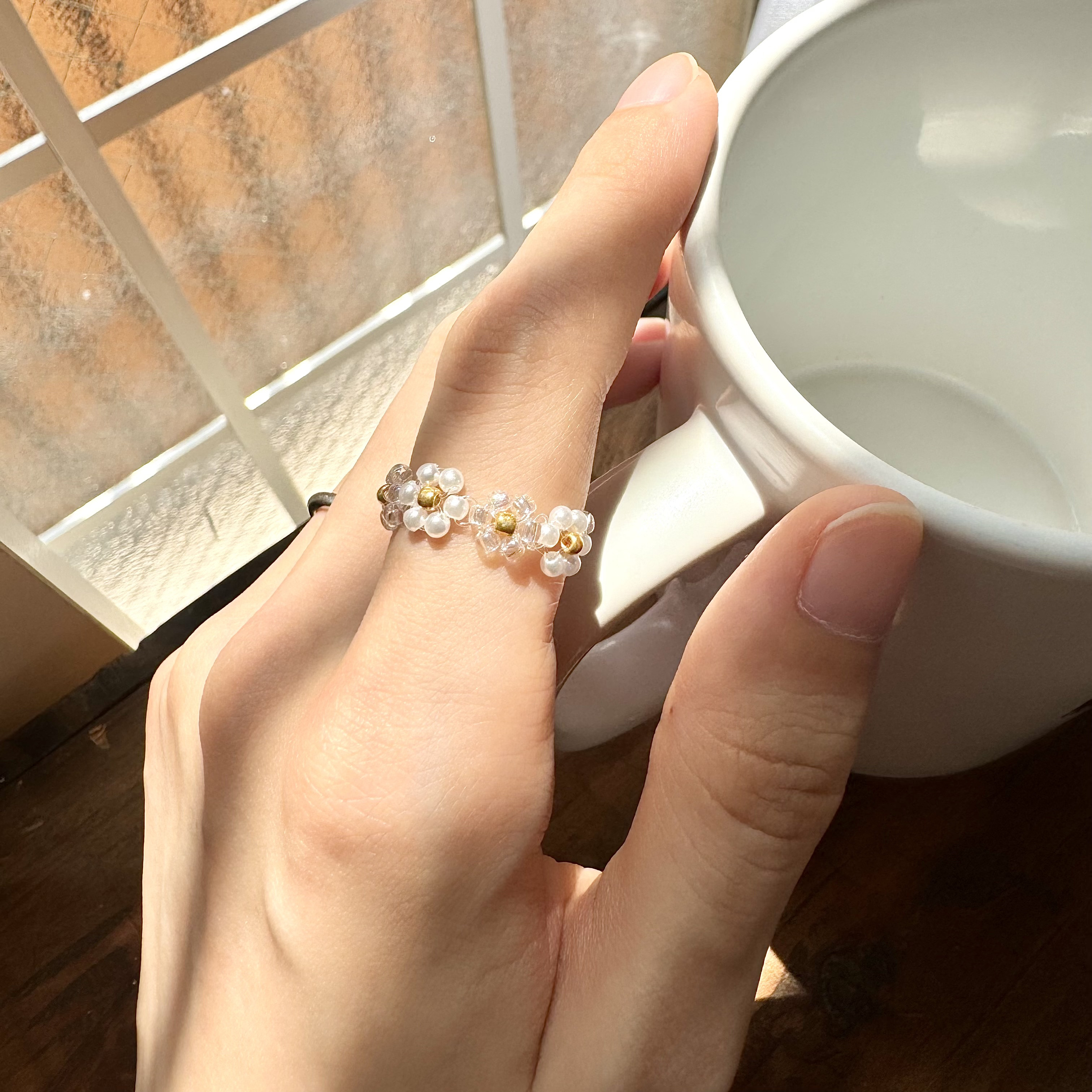パールとクリアのフラワーリング 指輪・リング kuma beads 通販