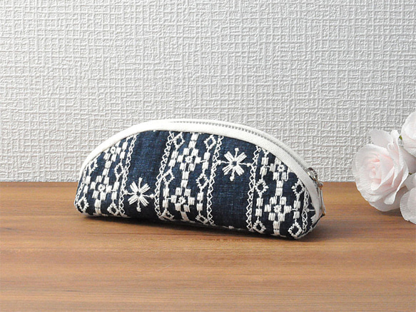 刺繍柄のメガネケース メガネケース Atelier Sarah 通販