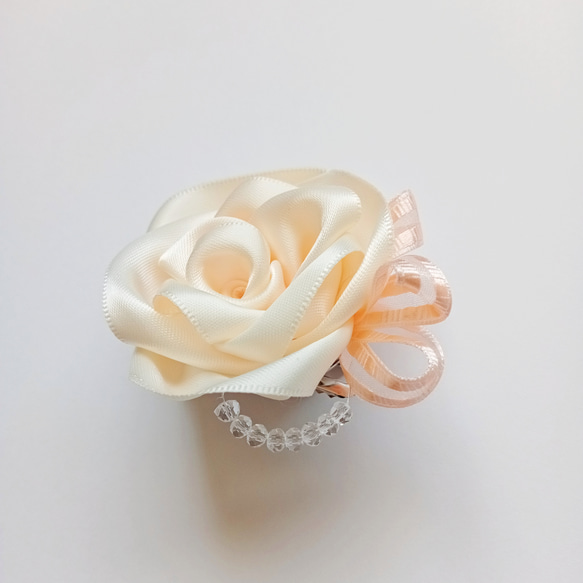 ラッピング無料☆華やかリボンの薔薇 1輪 2wayコサージュ オフホワイト 