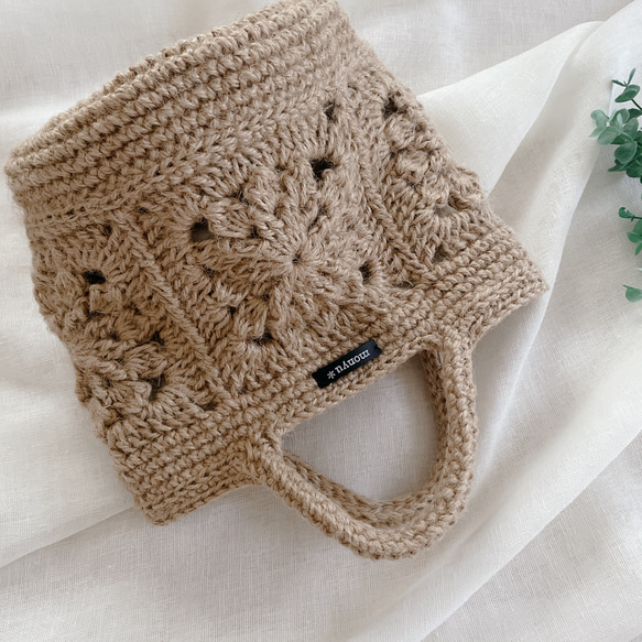 花モチーフつなぎの麻紐かごバッグ 2枚目の画像