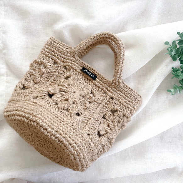 ハンドメイド　お花もりもり麻紐バック 特集掲載】花モチーフつなぎの麻紐かごバッグ かごバッグ monyu
