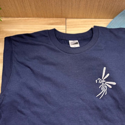 アシナガバチのTシャツ 1枚目の画像