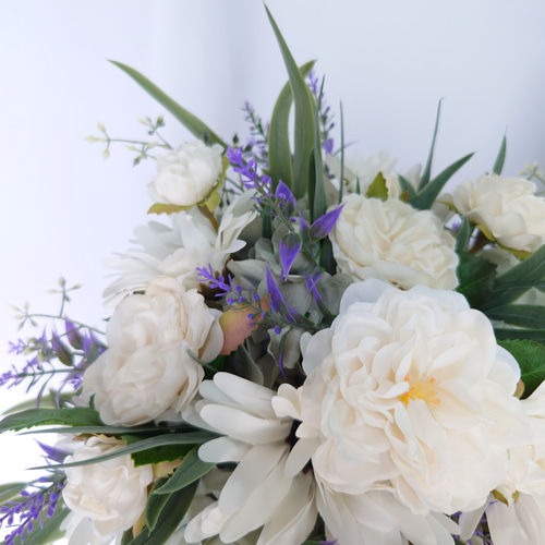 6月の誕生花 バラのキャスケード風クラッチブーケ【Bouquet】アーティ