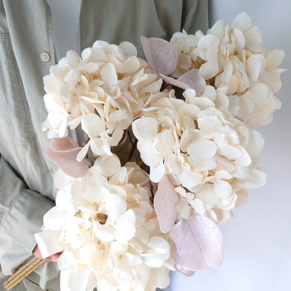 6月の誕生花 紫陽花のシンプルクラッチブーケ【Antique Bouquet】アーティシャルフラワー 3枚目の画像