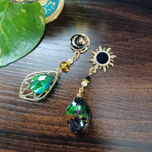 O13 緑の葉 天然石と銀のピアス アンデス 南米 ハンドメイド