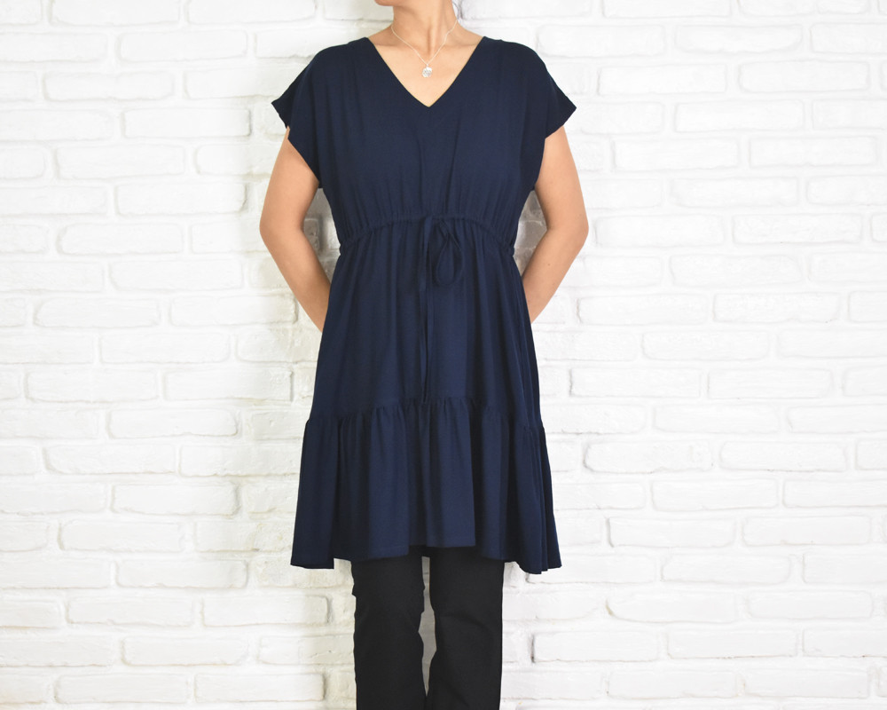 再販　シンプルな大人の半袖フリルチュニックワンピース　＜ネイビー＞