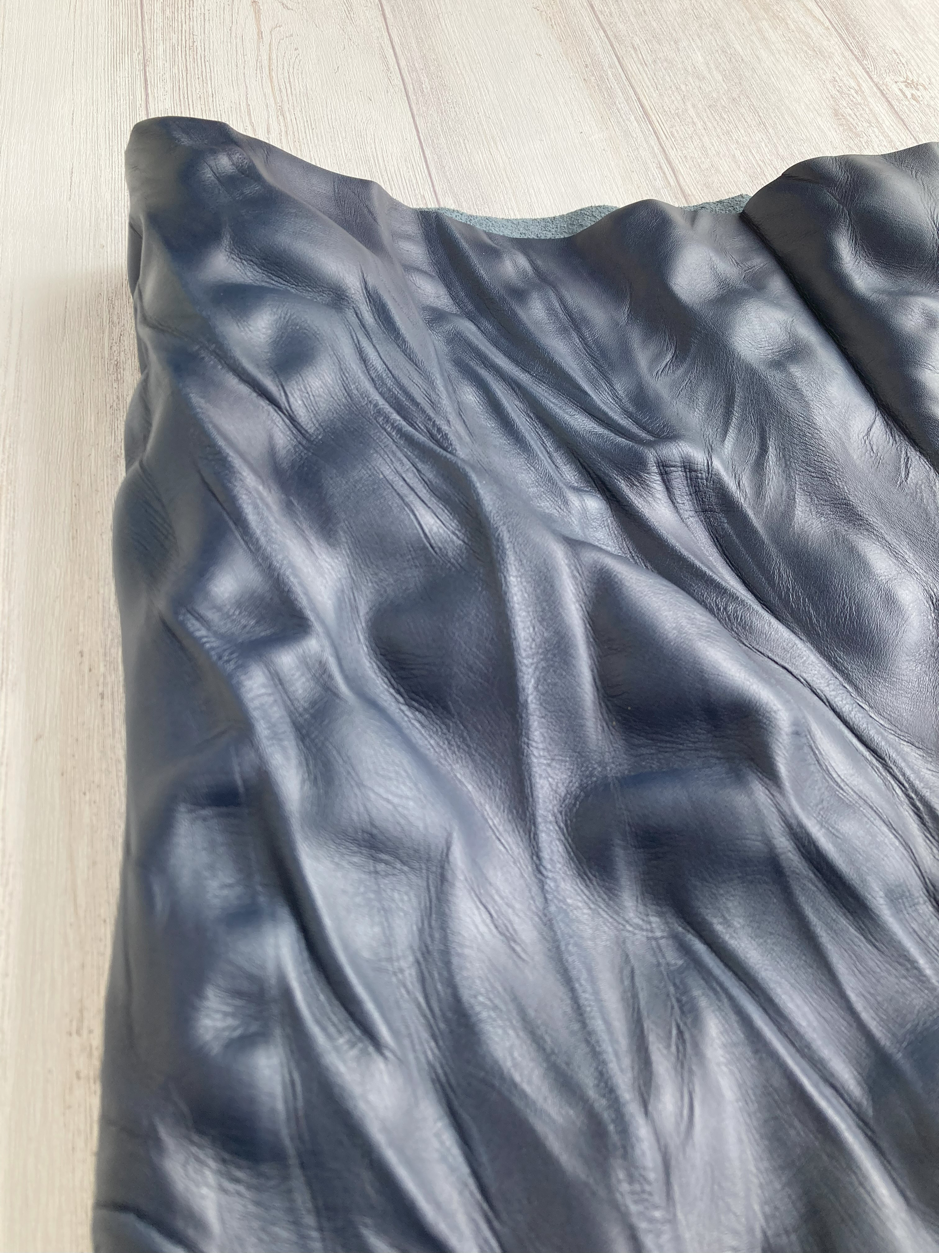 牛革インディゴ仕上げ・絞り加工 60×70cm　20240506-5