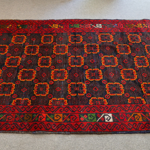 トライバルラグ 153×88cm 手織り 絨毯 カーペット ヴィンテージラグ トライバルラグ 153×88cm 手織り 絨毯 カーペット ヴィンテージラグ