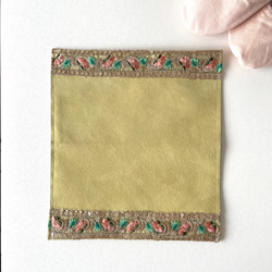 バレエ レザーで大人なシューズケース ポーチ インド刺繍リボン（ゴールドベージュ） 3枚目の画像