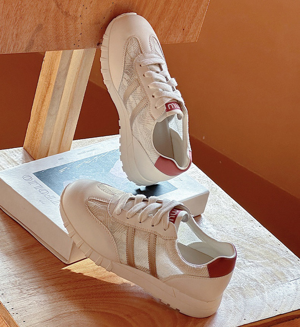 24新作夏の白靴の女性真皮·柔らかくて軽くて滑りにくい·快適でカジュアルなランニングシューズ W358 19枚目の画像