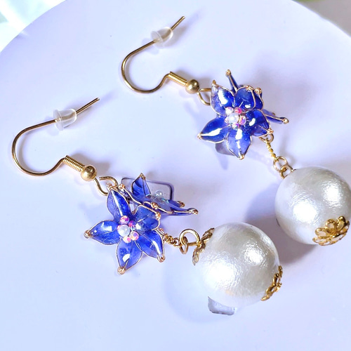 パール揺れる桔梗のイヤリング&ピアス ピアス（フック・チェーン 