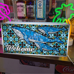 ウェルカム ようこそ くじら クジラ 鯨 ステンドグラス風 店舗 自宅 壁掛け 照明 看板 置物 雑貨 ライトBOX 2枚目の画像