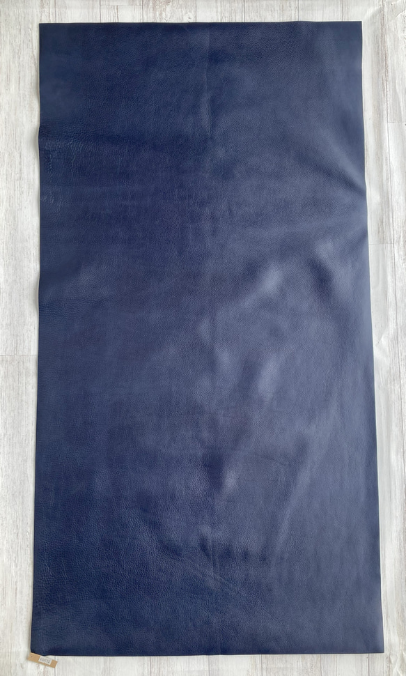 牛革シュリンク・インディゴ仕上げ 60×115cm 4枚目の画像