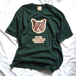 アートなレザーパッチ「ネコ」の 半袖 Tシャツ（5色）牛革 ワッペン 2枚目の画像