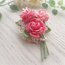 レース編み 小さな薔薇の花束ブローチ～pink mix～ 3枚目の画像