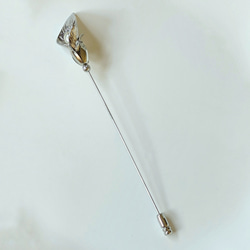 ✼カラーリリー✼　 ヴィンテージパールと真鍮フラワーパーツのロングハットピン　ロジウム 5枚目の画像