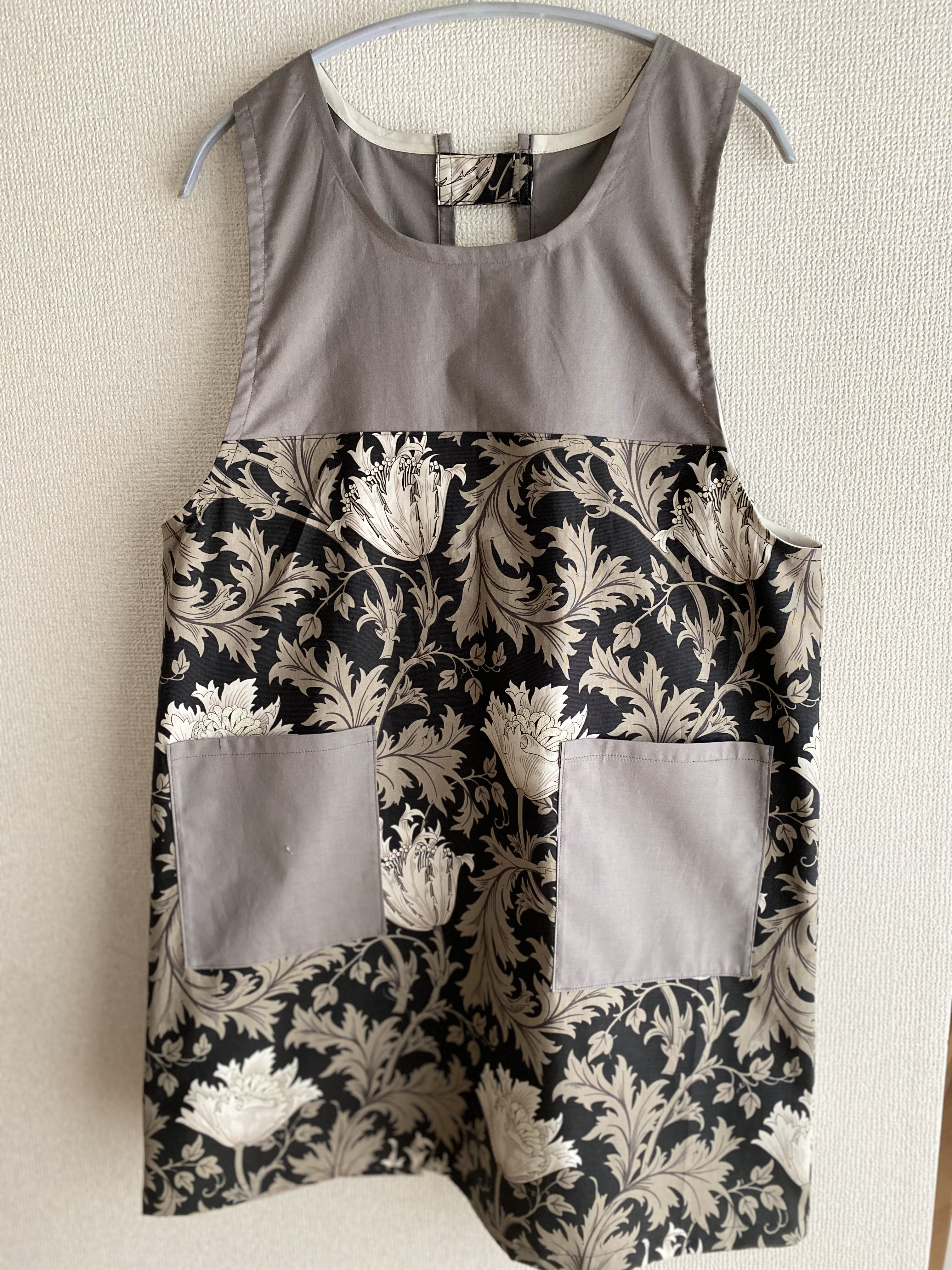 ウイリアムモリス アネモネエプロン(フリーサイズ)母の日プレゼントにも