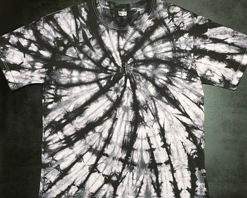 yusho kobayashi タイダイ　ロゴ　Tシャツ 鈴木セイゴ半袖Tシャツ（Tシャツ/カットソー）｜NEW JAPONICA