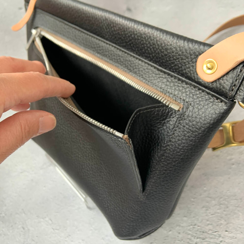 ✨美品✨プラダ　ディアスキン　ショルダーバッグ　アーカイブ　サコッシュ　ブラック Amazon | [プラダ] 1BD953 V44 F0002 メンズ レディース ユニ