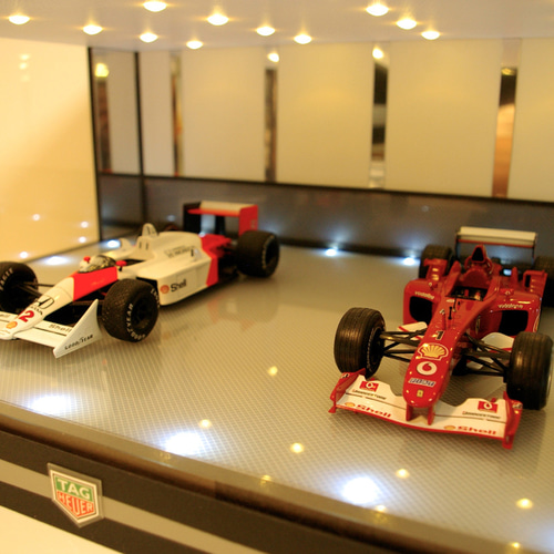 1/43・乱張り＆モザイクタイル・ディスプレーBOX / 照明付ネオジオラマ 1/43・乱張り＆モザイクタイル・ディスプレーBOX / 照明付ネオ