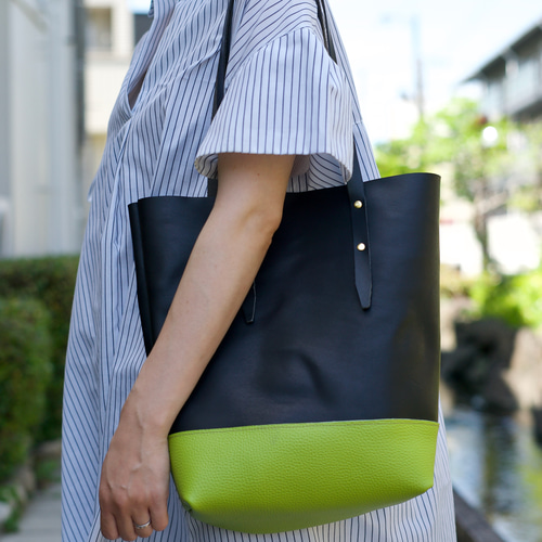 ブラックx抹茶のツートントートバッグ 本革レザー A4サイズ、ラップ