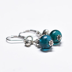 手工銀配靛藍色復古珠，印度銀鈴形耳環 第6張的照片