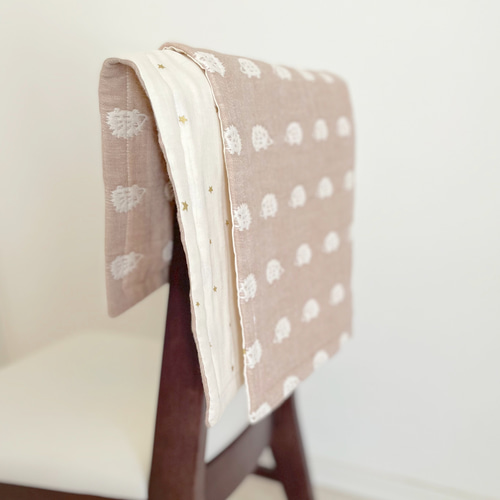 ふわふわ8重ガーゼのブランケット♡ハリネズミ＆星柄【持ち運びに便利