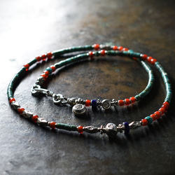 ホワイトハーツ、ターコイズ、シルバーのビーズネックレス 銀貨 フェザー ネックレス コイン ホワイトハーツ ターコイズ