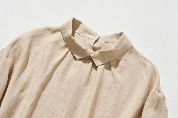 大人の抜け感と可愛さ叶えるリネン ブラウス　日除けにも活躍可能　 リネン100％　ベージュ　　230503-3 2枚目の画像