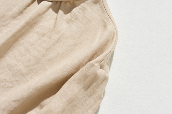 大人の抜け感と可愛さ叶えるリネン ブラウス　日除けにも活躍可能　 リネン100％　ベージュ　　230503-3 3枚目の画像