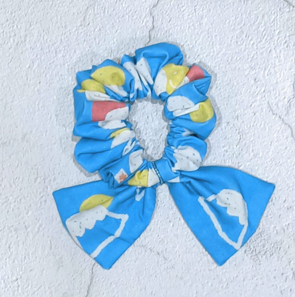 【RE-:Petite】小串珠蝴蝶結髮圈 | 藍色 | 僅此一件 | 碎布計劃 | 手作 第2張的照片