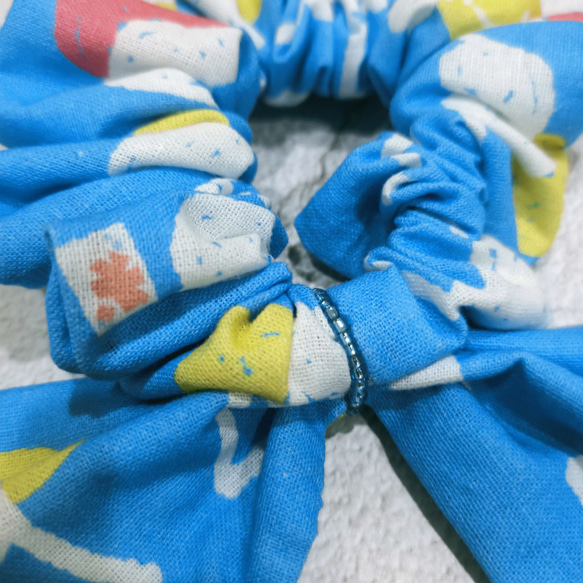 【RE-:Petite】小串珠蝴蝶結髮圈 | 藍色 | 僅此一件 | 碎布計劃 | 手作 第3張的照片