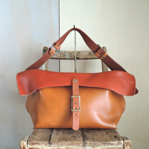 カラフル刺繍メッセンジャーバッグ BLUE LUG 別注 メッセンジャーバッグ | BARBER SAKOTA