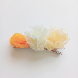 ラッピング無料☆リボンのミニ薔薇 バレッタ ヘアクリップ リボンフラワー カラーバリエーション オーガンジー オレンジ 2枚目の画像
