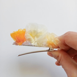 ラッピング無料☆リボンのミニ薔薇 バレッタ ヘアクリップ リボンフラワー カラーバリエーション オーガンジー オレンジ 4枚目の画像